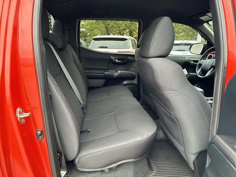 Used 2017 Toyota Tacoma TRD Off-Road w/ Tow Package (A/T) AWD/4WD image 12