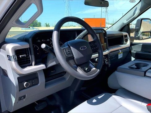 New 2025 Ford F450 image 9