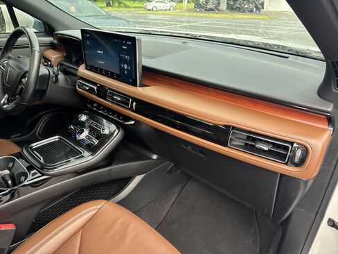 Used 2023 Lincoln Nautilus Reserve FWD image 38