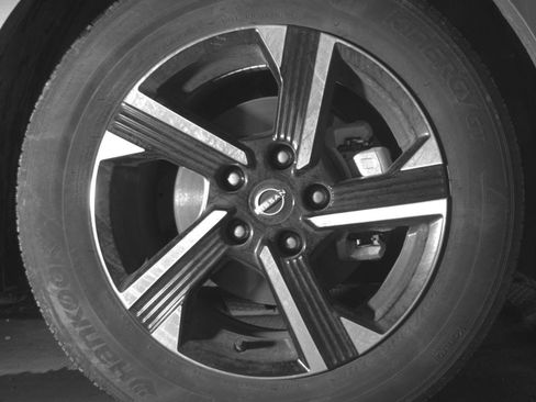 Used 2025 Nissan Sentra SV FWD image 15