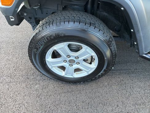 Used 2021 Jeep Wrangler Sport S image 25