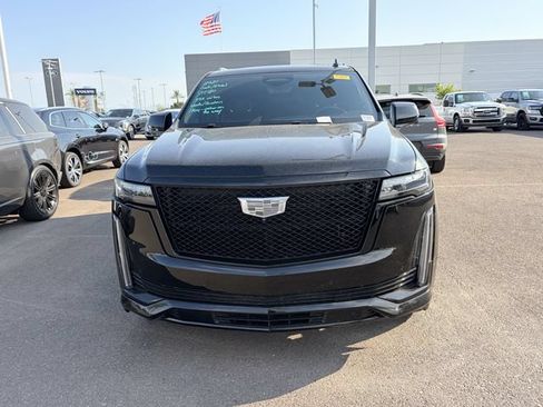 Used 2021 Cadillac Escalade Sport w/ Driver Assist Tech Package AWD/4WD image 2