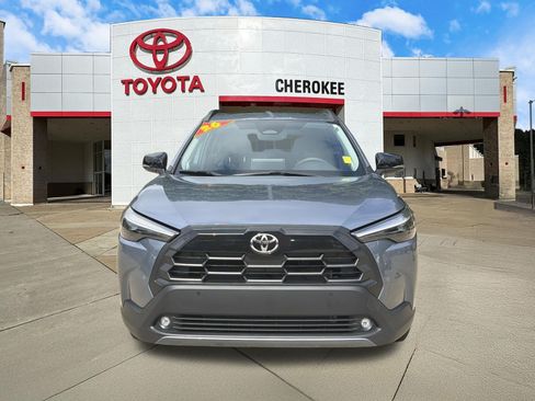 Used 2026 Toyota Corolla Cross XLE w/ Convenience Package AWD/4WD image 2