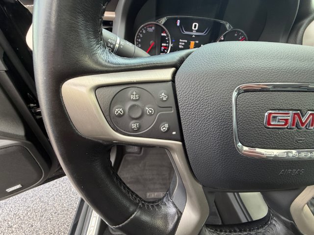Used 2020 GMC Acadia Denali w/ Technology Package AWD/4WD image 23