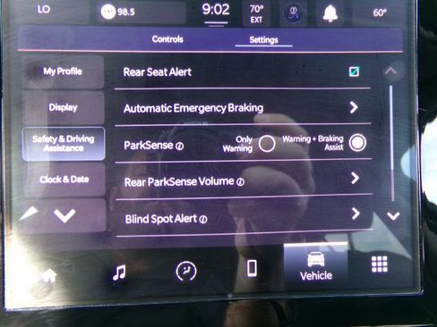 Used 2023 Jeep Grand Cherokee Laredo image 22