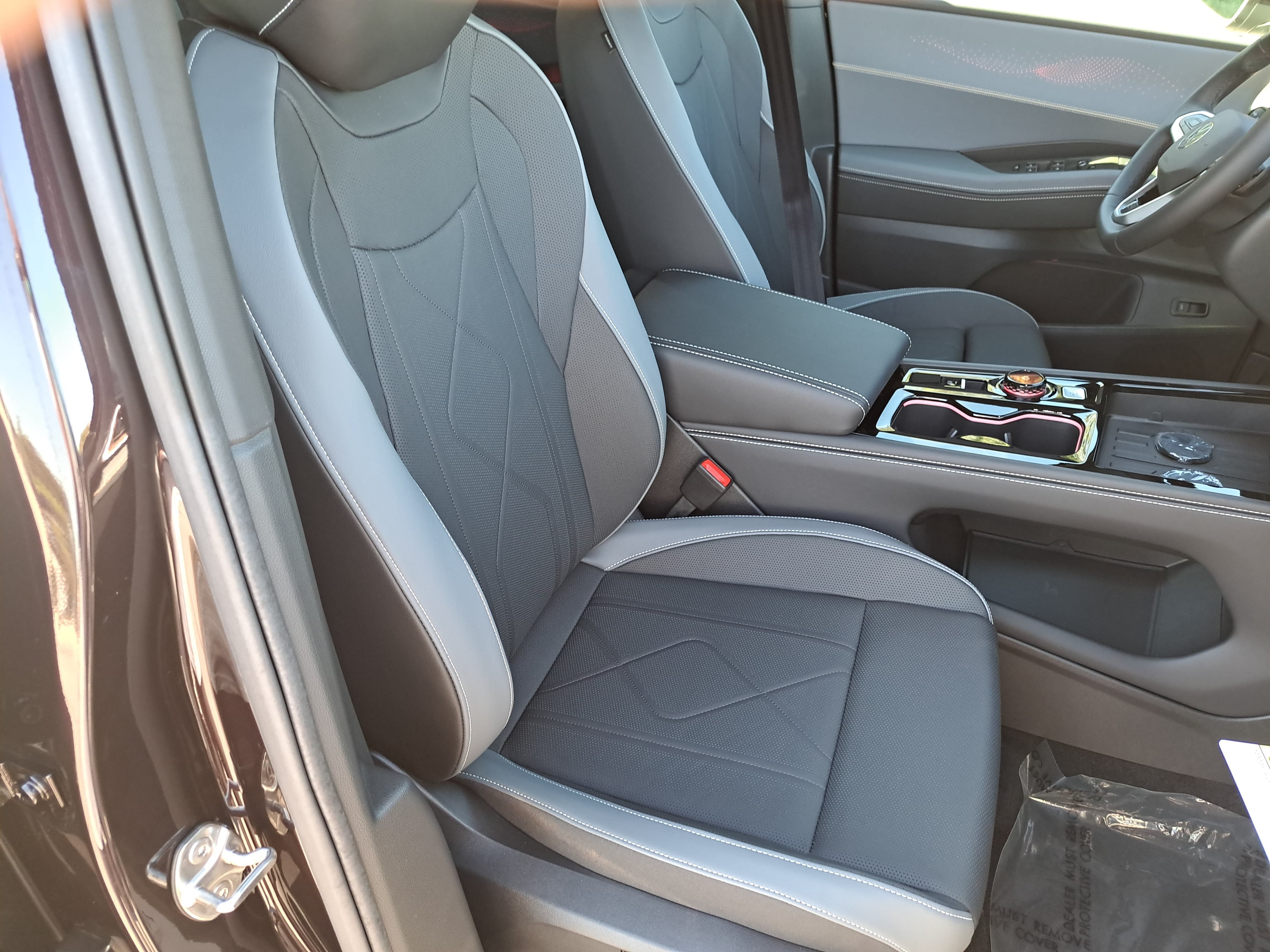 New 2027 Volkswagen Atlas SEL R-Line AWD/4WD image 10