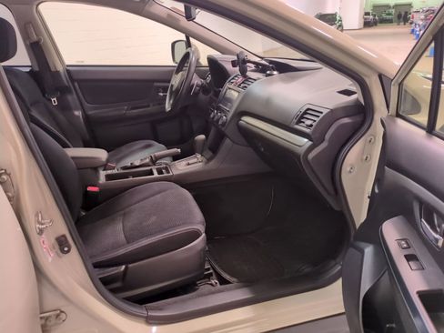 Used 2014 Subaru Crosstrek 2.0i Premium image 10