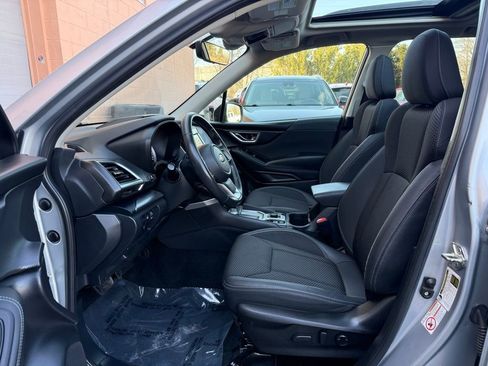 Used 2019 Subaru Forester Premium image 11