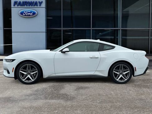 Used 2024 Ford Mustang Premium image 7