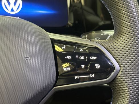 Used 2024 Volkswagen Golf R AWD/4WD image 26