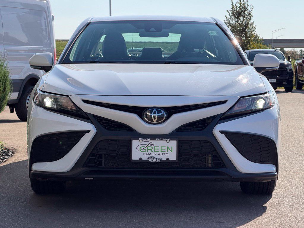 Used 2024 Toyota Camry SE FWD image 6