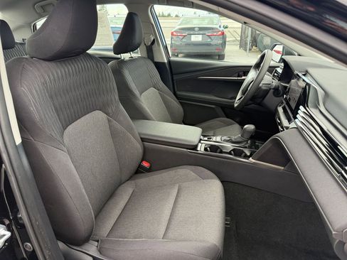 Used 2025 Toyota Camry LE image 36