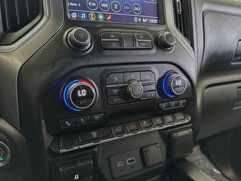 Used 2022 Chevrolet Silverado 3500 LTZ w/ LTZ Convenience Package image 17