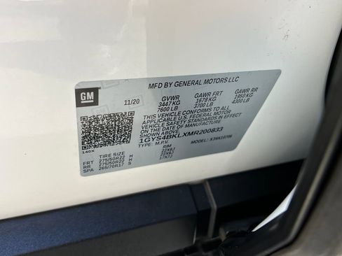 Used 2021 Cadillac Escalade Premium Luxury w/ Performance Package image 29