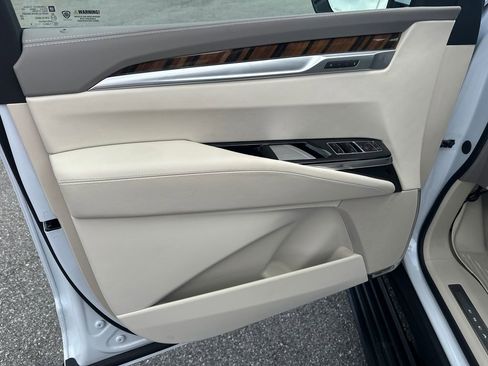 Certified 2026 Cadillac Escalade Platinum Sport w/ LPO, ONYX Package AWD/4WD image 10