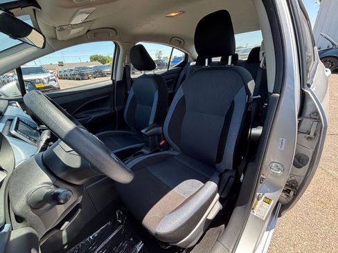 Used 2025 Nissan Versa SV FWD image 34