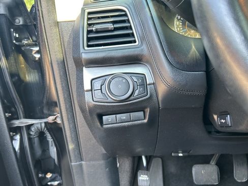 Used 2017 Ford Explorer Platinum AWD/4WD image 23