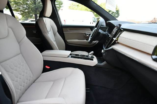 Used 2026 Volvo XC90 B6 Plus AWD/4WD image 35