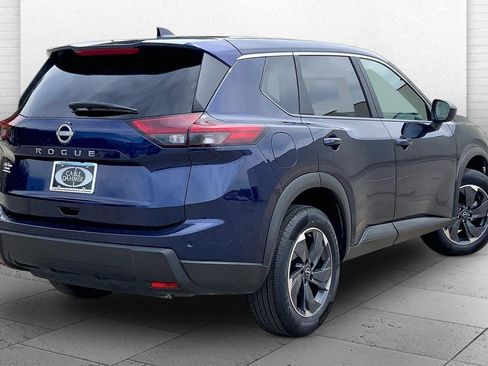 Used 2025 Nissan Rogue SV FWD image 14