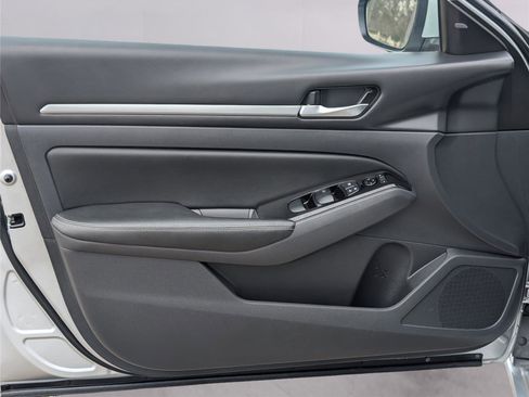 Used 2023 Nissan Altima 2.5 SV image 10