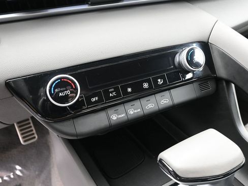 Certified 2026 Hyundai Elantra Sport FWD image 17