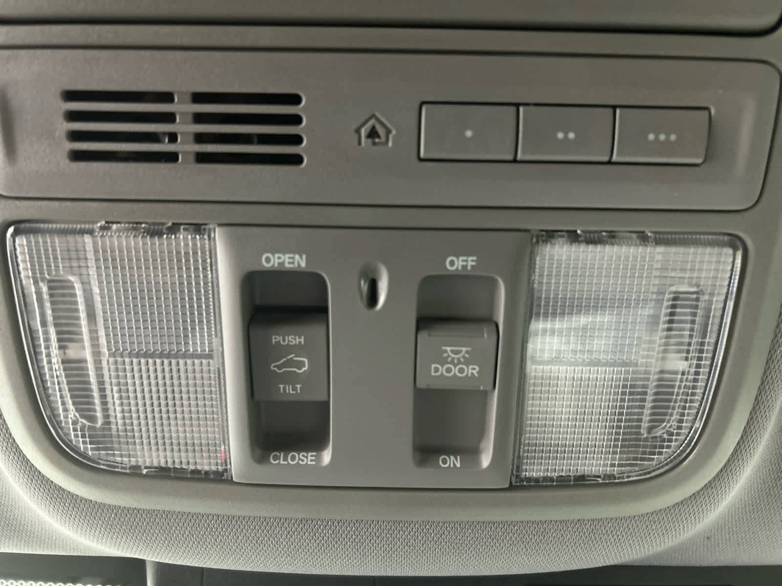 Used 2017 Honda CR-V Touring image 7