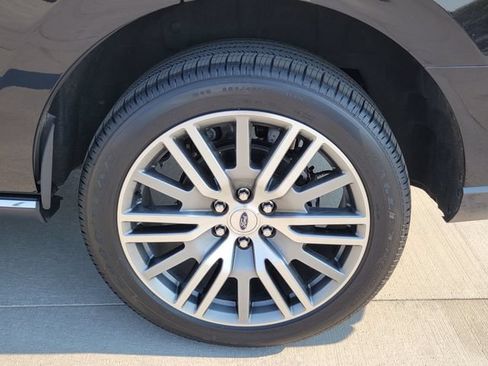 Used 2022 Ford Expedition Limited RWD image 15