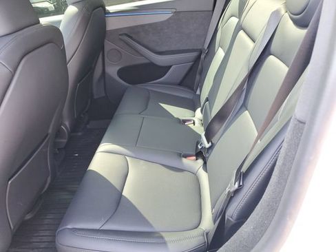 Used 2026 Tesla Model Y AWD image 12