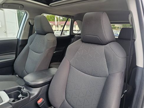 Used 2019 Toyota RAV4 XLE w/ Carpet Mat Package AWD/4WD image 20