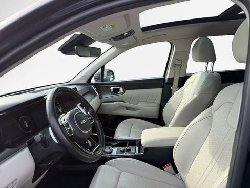 Certified 2022 Kia Sorento SX Prestige w/ Panoramic Sunroof Package image 12