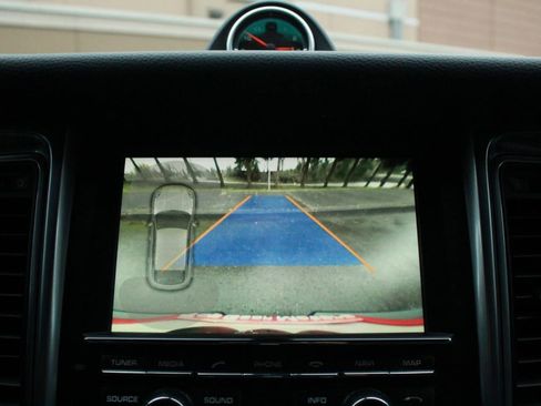 Used 2015 Porsche Macan S image 46