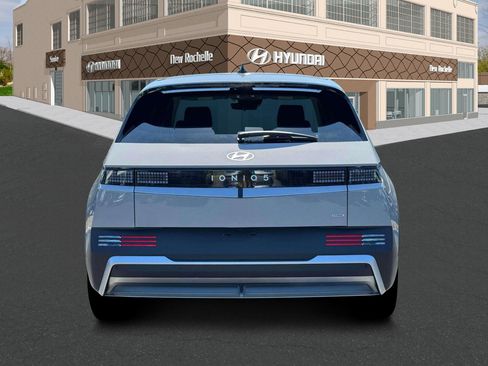 New 2025 Hyundai Ioniq 5 SE image 6