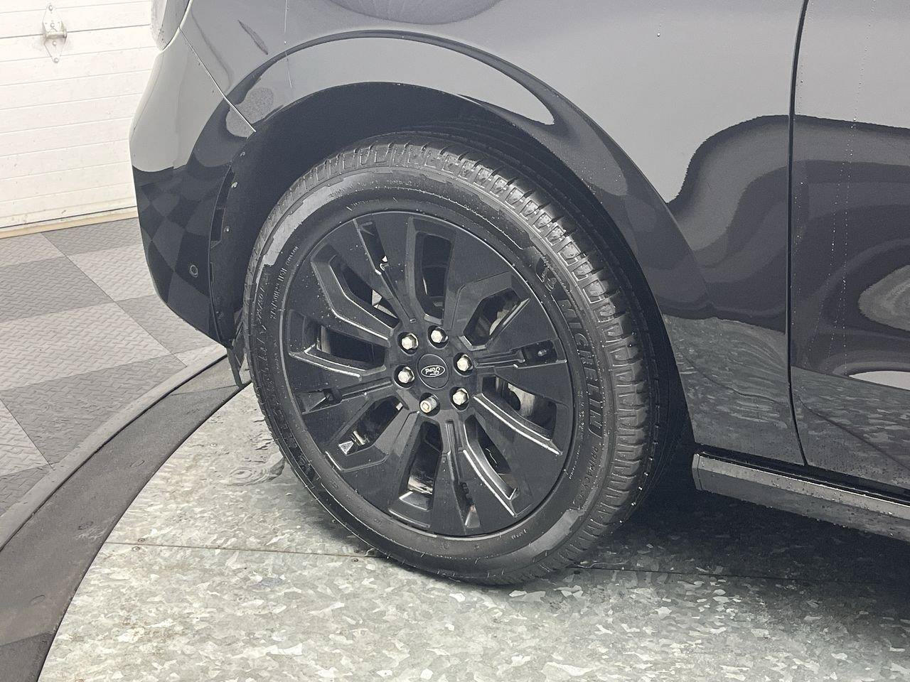 Certified 2025 Ford Expedition Max Platinum w/ Stealth Appearance Package AWD/4WD image 37