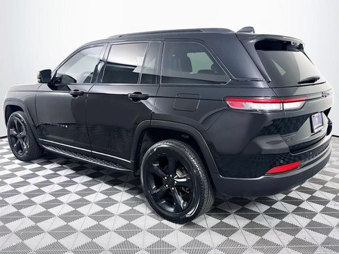 Used 2024 Jeep Grand Cherokee Limited w/ Luxury Tech Group II AWD/4WD image 8