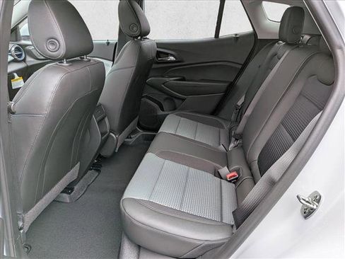 New 2026 Chevrolet Trax LT w/ Sunroof Package image 15