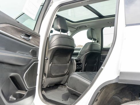 Used 2022 Jeep Grand Cherokee Limited 4xe w/ Luxury Tech Group II image 31