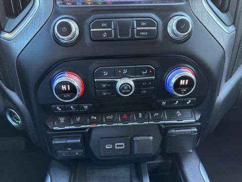 Used 2020 GMC Sierra 2500 Denali w/ Denali Ultimate Package image 22