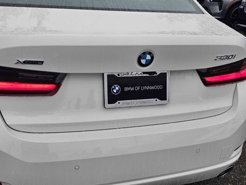 Used 2025 BMW 330i xDrive Sedan w/ Premium Package image 14