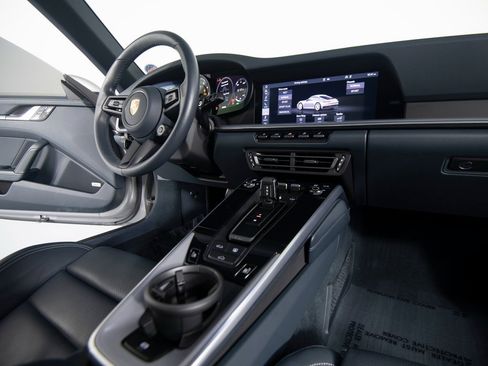 Certified 2021 Porsche 911 Carrera image 32