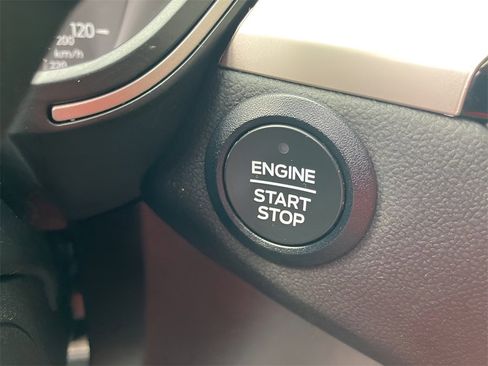 Used 2022 Ford Escape SE w/ Convenience Package image 18