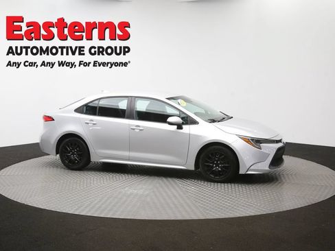 Used 2021 Toyota Corolla LE FWD image 45