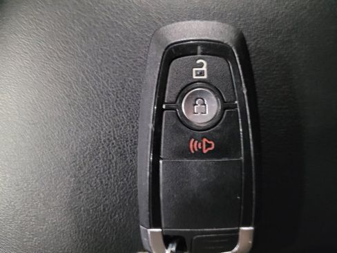 Used 2024 Ford Edge SEL image 32