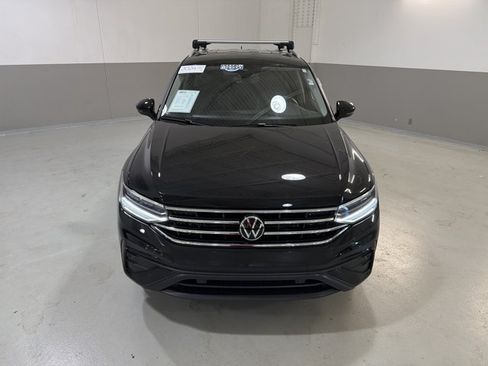 Used 2024 Volkswagen Tiguan SE AWD/4WD image 3