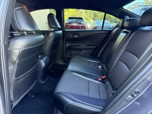 Used 2017 Honda Accord Sport image 12