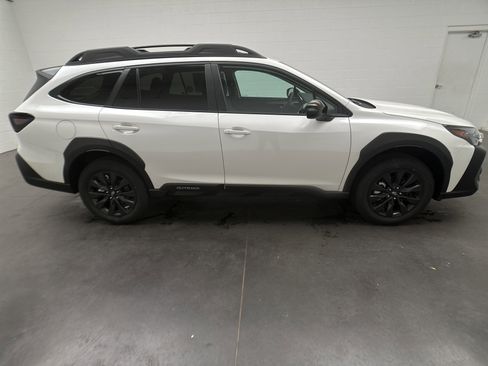 New 2025 Subaru Outback Onyx Edition image 9
