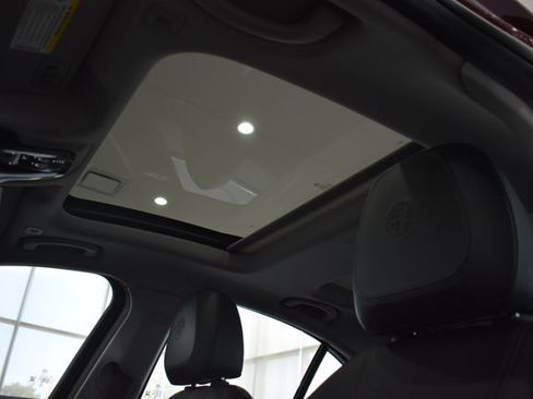 Used 2018 Alfa Romeo Giulia AWD image 12