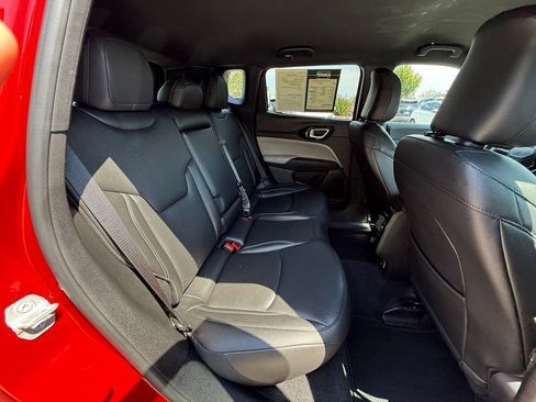 Used 2025 Jeep Compass Limited AWD/4WD image 36