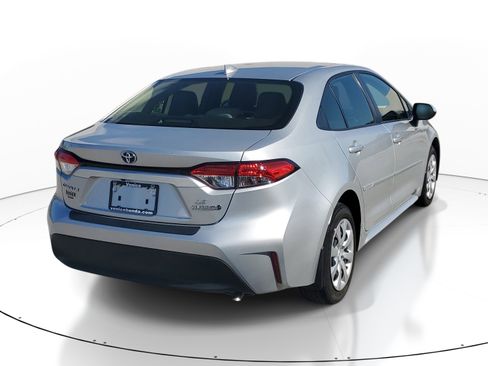 Used 2024 Toyota Corolla LE FWD image 6