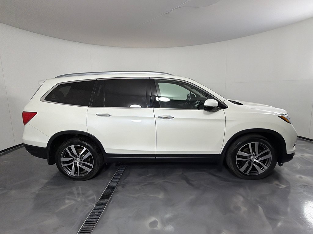 Used 2016 Honda Pilot Elite image 4