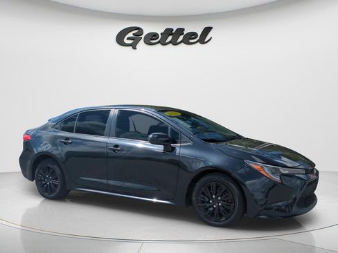 Used 2020 Toyota Corolla LE image 2